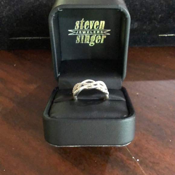 Sterling silver diamond ring - Picture 2 of 3